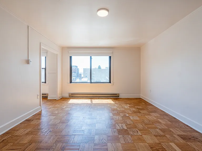 Comfortable Urban Living in a Classic Brick Building Near UW & Light Rail — Photo 28