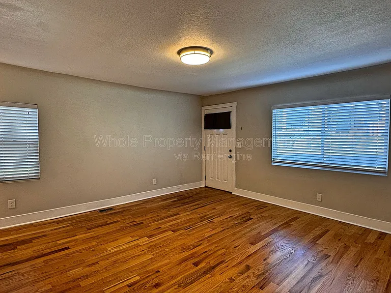 4720 Elm Ct — Photo 9