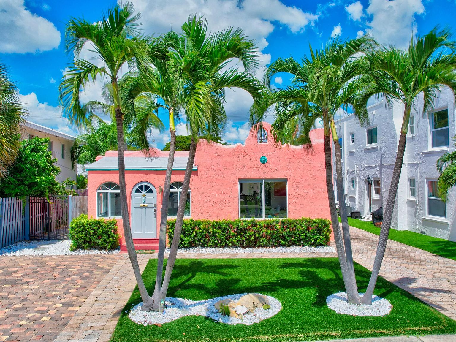 Retro Revival　Seventh Avenue South　 0.85 Retro Revival Seventh Avenue South 0.85 Retro Revival Seventh