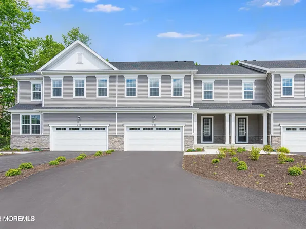 160 Woolley Ct, Oakhurst, NJ 07755