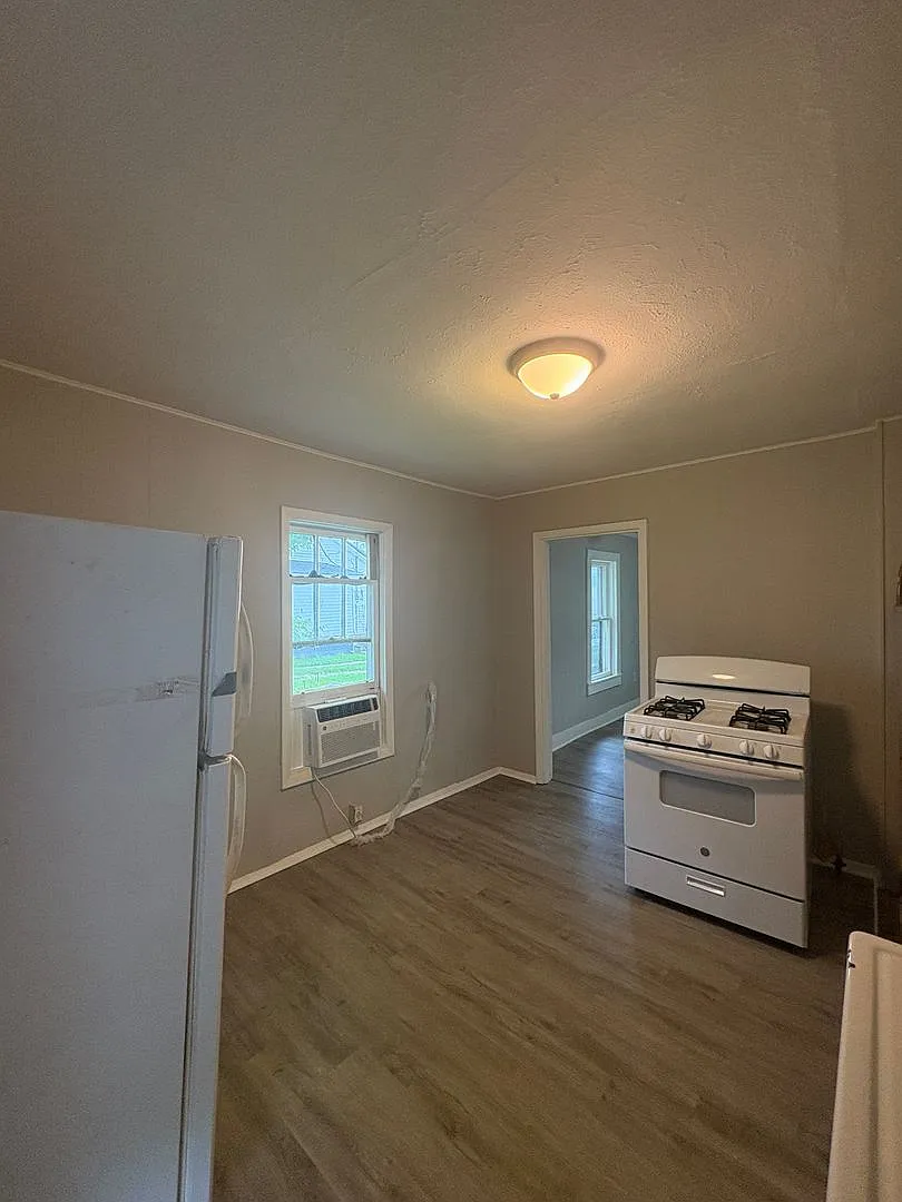 213 Humble Avenue — Photo 4