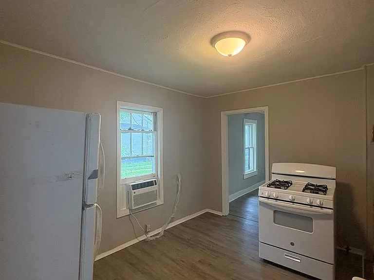 213 Humble Ave — Photo 4