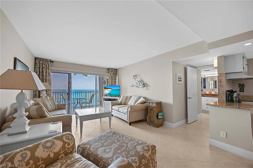 2 bed, 2.0 bath, 1164 sqft, $12,500 — Photo 3