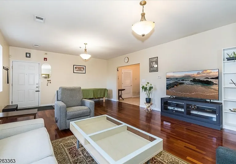 33-37 New York Ave #2A — Photo 15