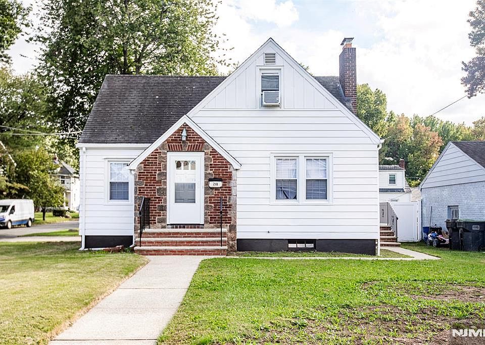1st image of 218 Hickory Avenue