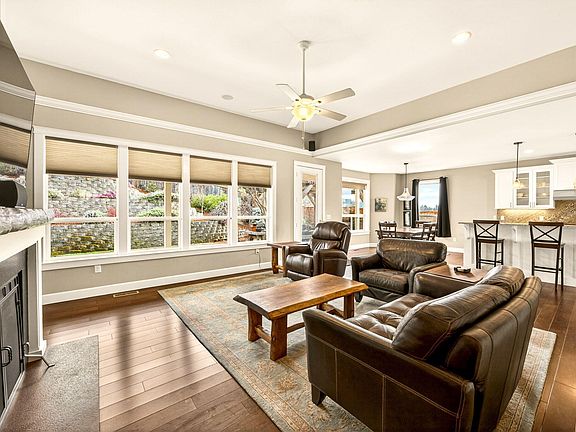 5th image of 4477 Vista Pointe Dr