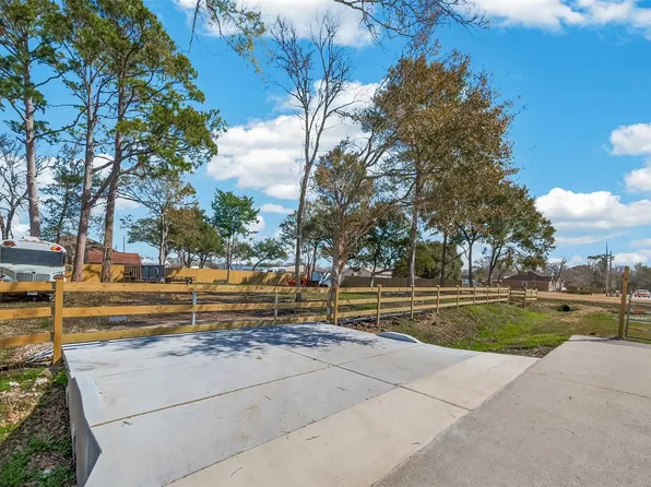 Avenue G, Crosby, TX 77532