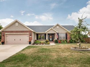 5546 S Woods Manor Dr, Smithton, IL 62285