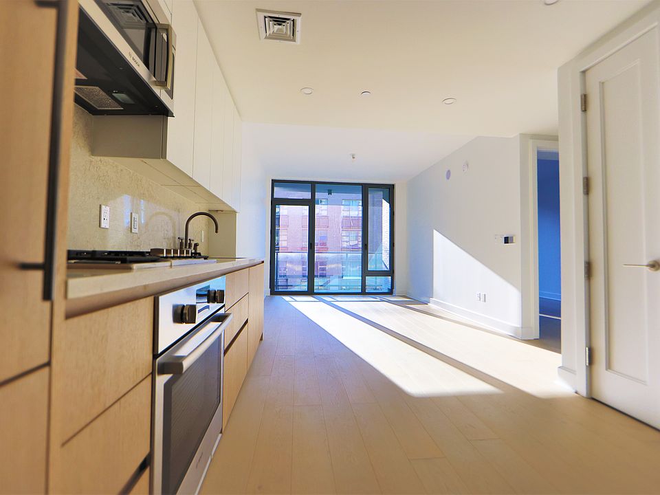 1st image of 526 Union Ave #405