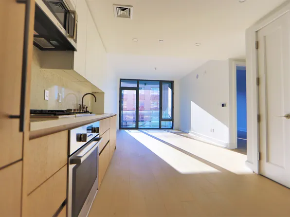 526 Union Avenue image 1 of 18