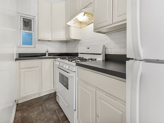 5th image of 251 W 72nd St APT 3F