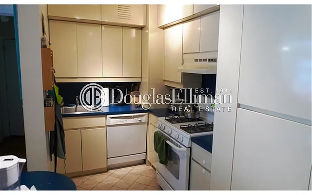 Sold by Douglas Elliman | media 16