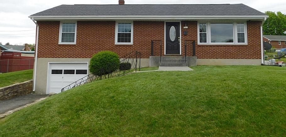 1st image of 710 Palmyra Dr
