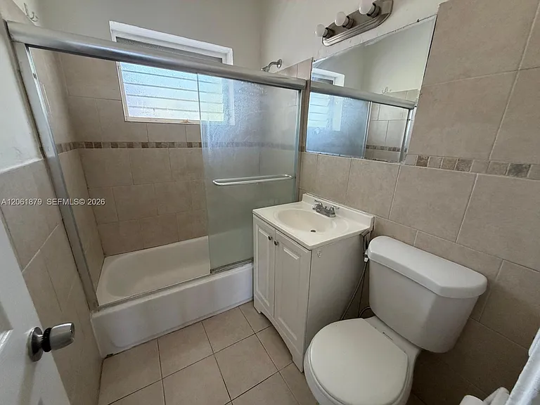 8321 Crespi Blvd #6 — Photo 4