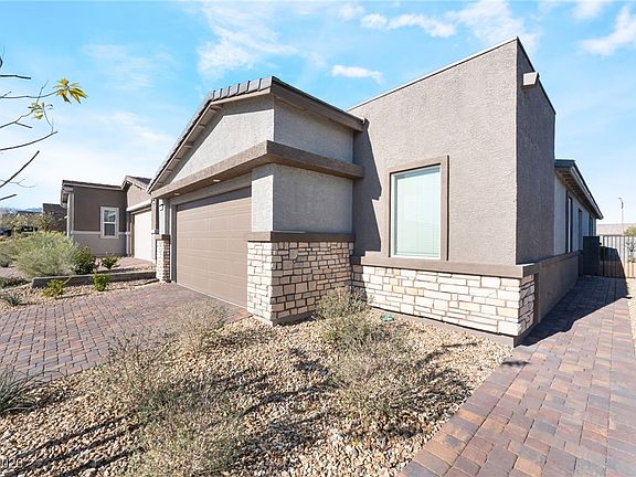 3rd image of 9374 Sequoia Ridge Ave