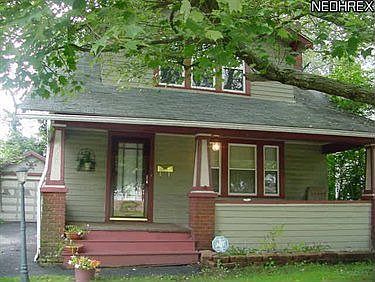 3rd image of 870 S Hawkins Ave