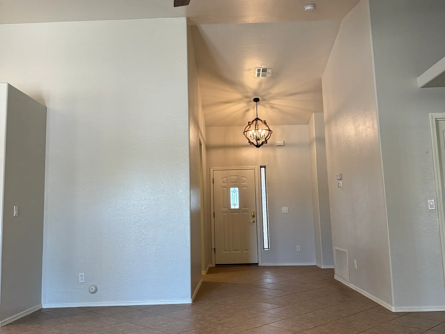 3 bed, 1632 sqft, $3,500 — Photo 2