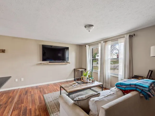 1353 Firethorne Dr, Mason, OH 45040