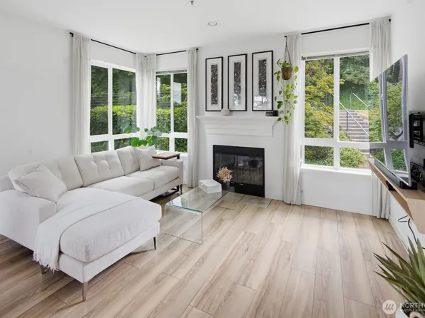 12012 NE 204th Place #C203, Bothell, WA 98011