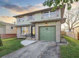 35 Rostherne Cres, London, ON N6E1Y3