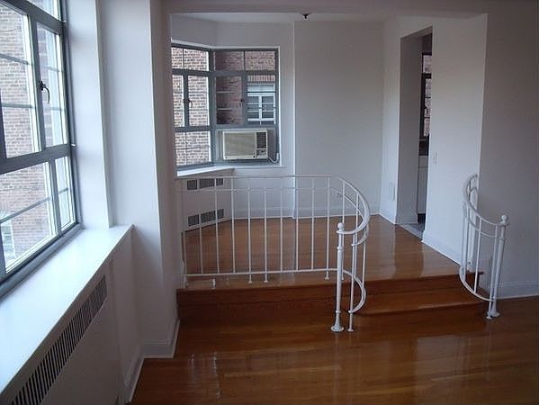 2nd image of 150 Greenway Ter APT 31W