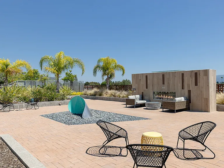 Mylo Santa Clara — Photo 47