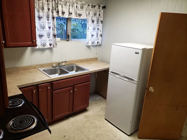 243 E Broad St — Photo 7