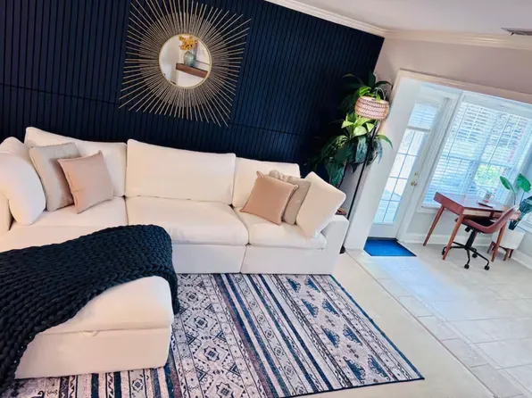 2808 E North St, Greenville, SC 29615