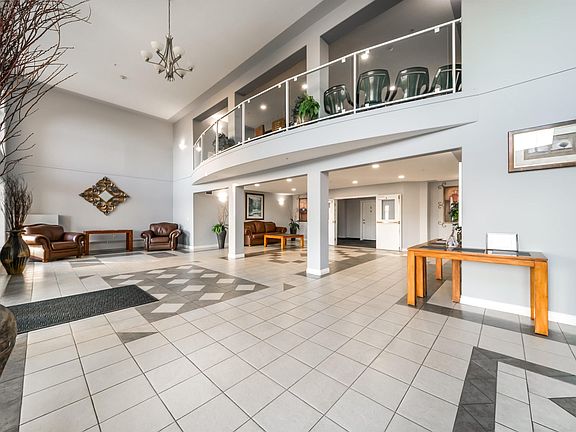 4th image of 7803 Golf Course Rd #402