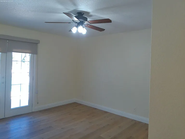 2410 Baron Dr — Photo 35