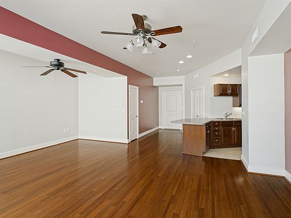 4th image of 411 W 7th St APT 707