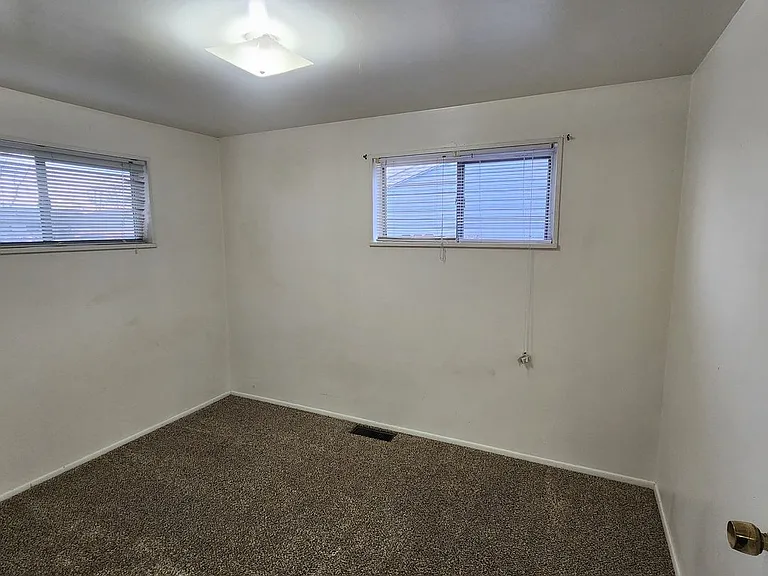 1426 Kearney Ave — Photo 11