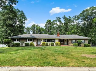 773 Nutswamp Rd, Red Bank, NJ 07701