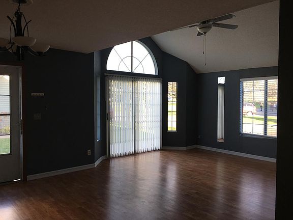 5th image of 2452 Cochrane Cir