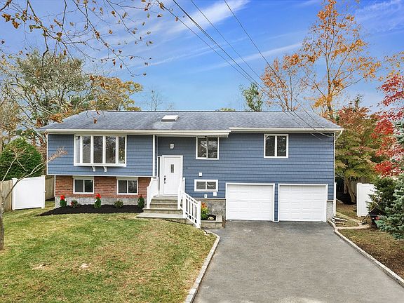 3rd image of 98 Colonial St