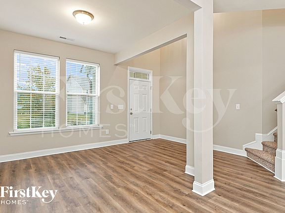2nd image of 67 Dando St