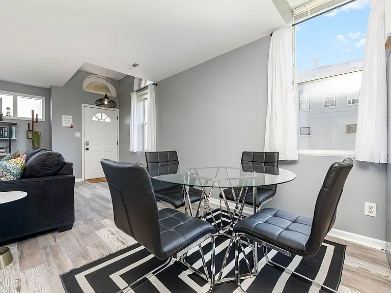 101 Crawford St #B-53641282 — Photo 13
