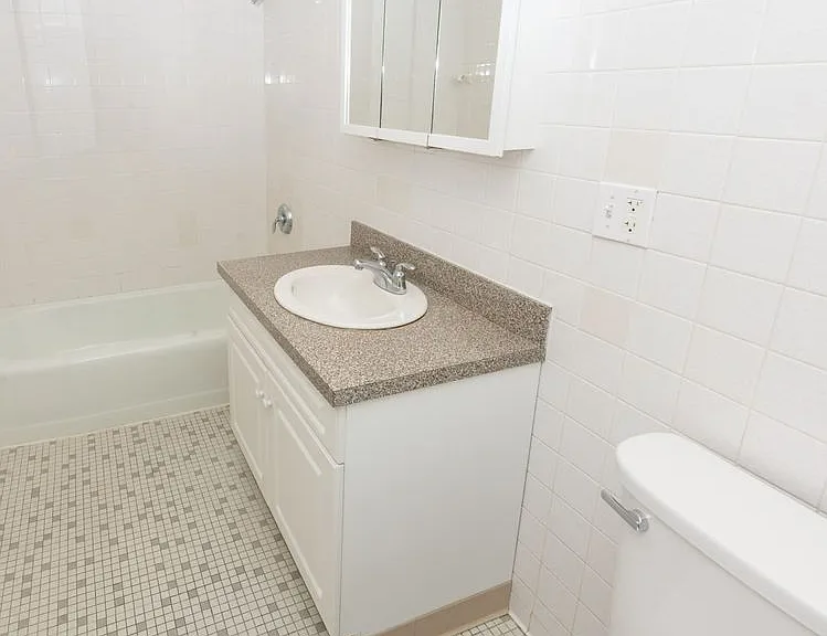 Lakewood Apartments — Photo 36