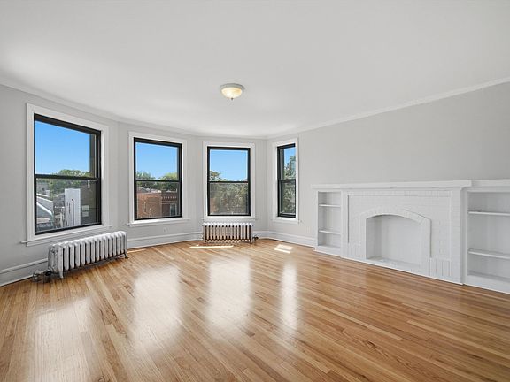 2nd image of 2330 N Spaulding Ave #845
