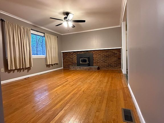 3rd image of 1411 Brentwood Ct
