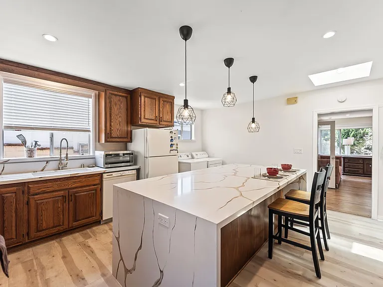 8016 Denrock Ave — Photo 5