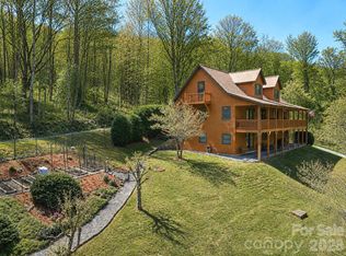 89 Stump Ln, Maggie Valley, NC 28751