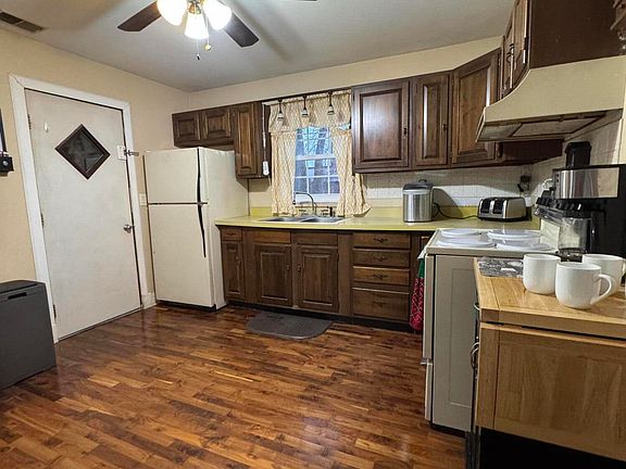 3rd image of 7 Arbor Drive