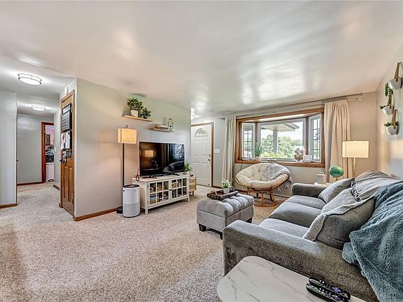 5th image of 213 Haymont Dr