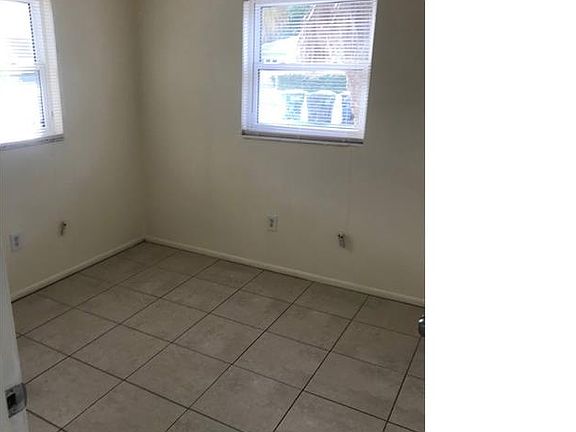 3rd image of 612 Woodlawn St