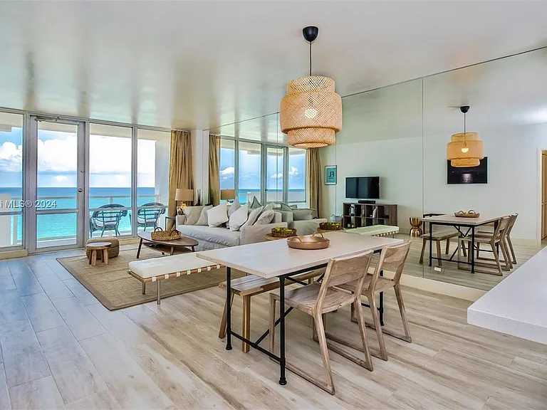 5601 Collins Ave #1204 — Photo 2