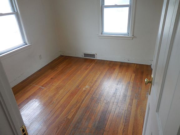 4th image of 535 S Rockford Ave