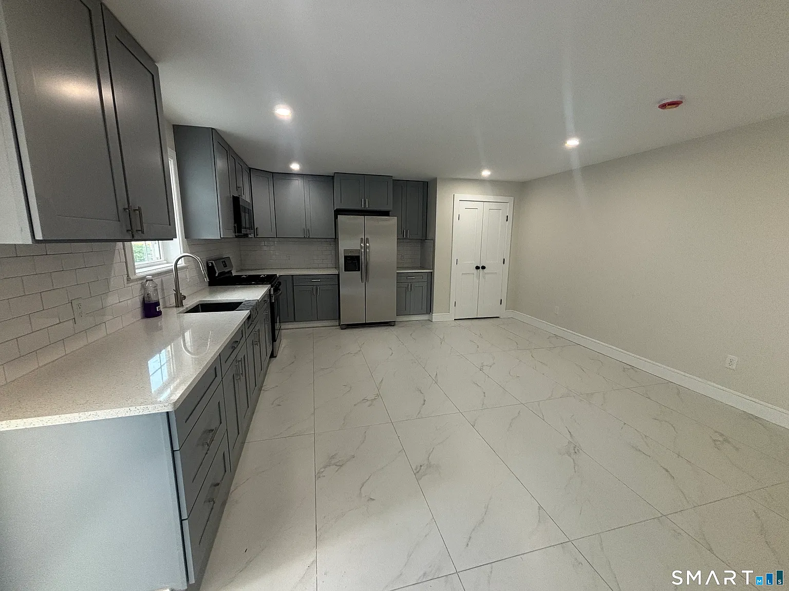 5 bed, 2.0 bath, 1701 sqft, $5,300 — Photo 4