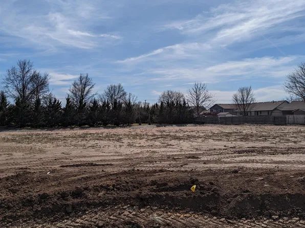 721 N Cedar Downs Cir, Wichita, KS 67235