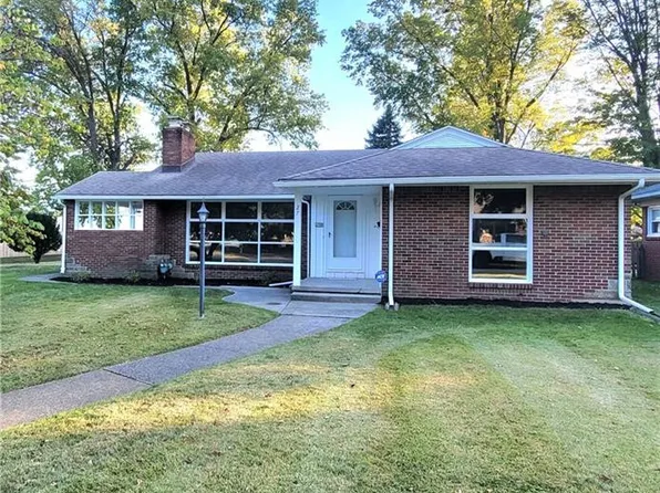 2758 Luverne Ave, Oregon, OH 43616